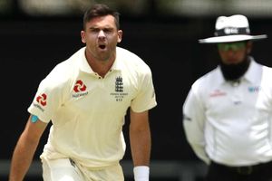 Ashes: England unconcerned over Anderson after scare