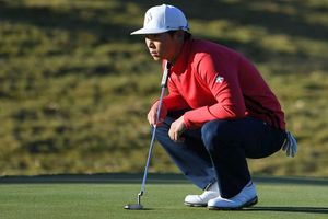 Kim shoots 65 to lead suspended Shriners Open