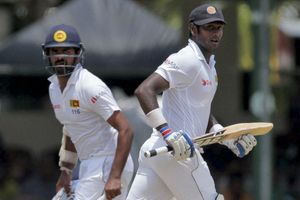 Kolkata Test, Day 3, Live: Mathews, Thirimanne revive Sri Lanka after openers' early exit