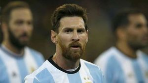 Messi plots Newell's return as Barcelona contract ticks down