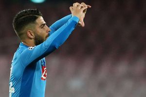 Napoli 3 Shakhtar Donetsk 0: Insigne stunner helps keep knockout hopes alive