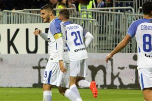 Cagliari 1 Inter 3: Icardi scores brace to send Nerazzurri top