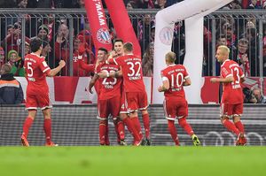 Bayern suffer shock defeat, Schalke comeback strong