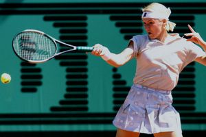 Former Wimbledon champion Novotna loses battle with cancer