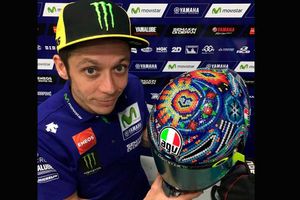 Rossi unveils trendy Mexican Huichol art helmet