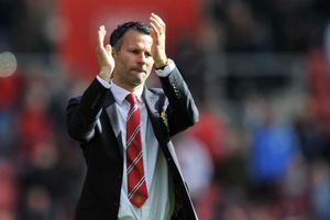 Hughes backs Giggs for Wales job