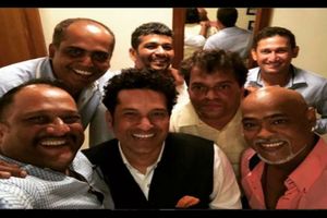 Friends for life! Sachin Tendulkar posts selfie with Vinod Kambli