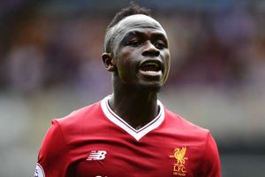 Sadio Mane sent back to Liverpool with hamstring concern