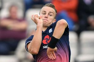 England call on Curran to replace injured Finn in Ashes squad