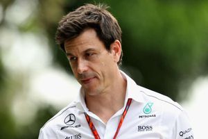 Mercedes join Ferrari in F1 quit threat