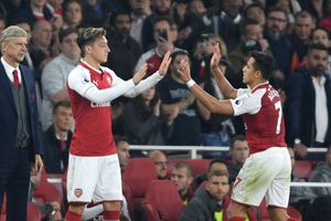 Arsene Wenger certain Mesut Ozil, Alexis Sanchez are not leaving in January