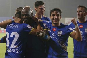 Mumbai host struggling ATK