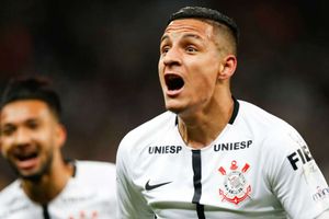 Sevilla capture Arana from Corinthians