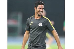 Arteta suffers a cut in fracas after match between Manchester City and Manchester United