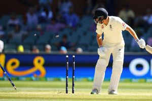 Bayliss bemoans England's inability to bat big