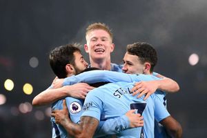 Kevin De Bruyne eyes titles over unbeaten season