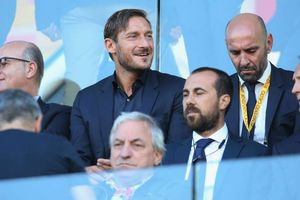 Totti urges Roma focus on Serie A despite encouraging Champions League draw