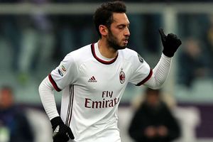 Fiorentina 1 AC Milan 1: Calhanoglu earns stuttering Rossoneri a point