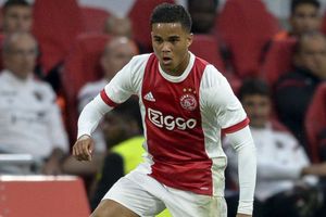 United target Kluivert scores stunning solo goal for Ajax - watch video!