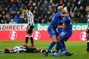 Newcastle United 2 Leicester City 3: Perez misery heightens Benitez woes