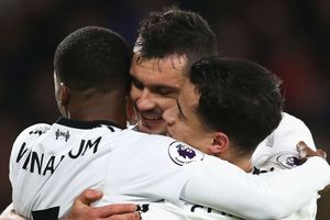Coutinho sparkles as Reds return to winning ways