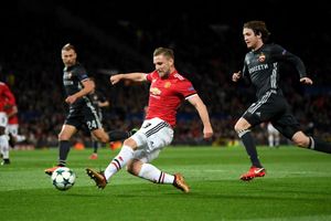 Mourinho promises 'more chances' for Shaw after strong display