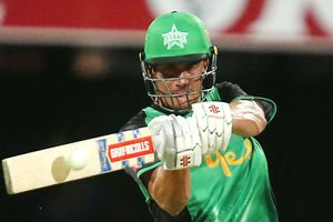 Big bash: Stunning Stoinis hits 99 in vain as Melbourne Stars suffer defeat to Brisbane Heat