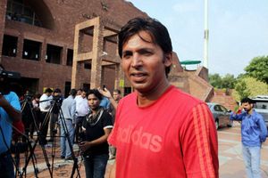Mohammad Asif accuses PCB of double standards