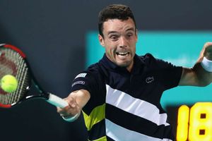 Bautista Agut books Abu Dhabi showdown with Djokovic