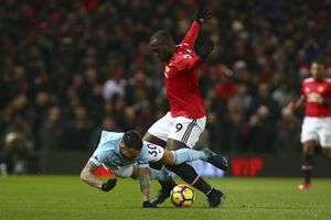 Lukaku isn't doing enough to justify his price tag: Shearer