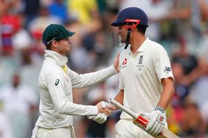 Lehmann urges Australia batsmen to follow the example of 'fantastic' Cook