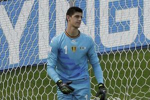 Chelsea want England keeper to replace Courtois