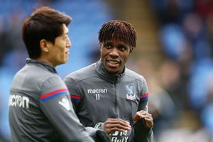 Wilfried Zaha staying at Crystal Palace
