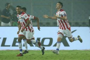 Kick-off between ATK and FC Goa delayed by an hour after plane makes emergency landing