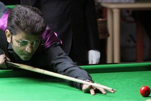 Advani, Rupesh notch up easy wins