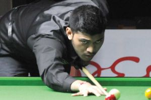 Advani, Haria set up final date