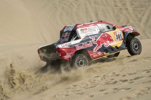 Al Attiyah blows the field away in Dakar Rally
