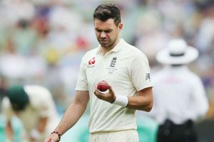 Anderson shrugs off 'ridiculous' ball-tampering suggestion