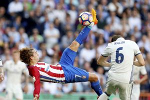 Griezmann wants 400,000 pounds a week to join Manchester United
