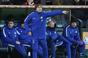 Conte hits back at 'little man' Mourinho