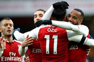 Premier League: Sanchez is hardly missed in Arsenal's win over Palace; Martial rescues United