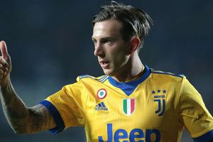 Bernardeschi rescues Juventus after Dybala injury