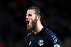 De Gea happy to delay Manchester United contract talks