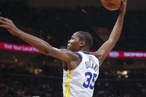 NBA: Durant continues dominance over Cavs as Warriors win