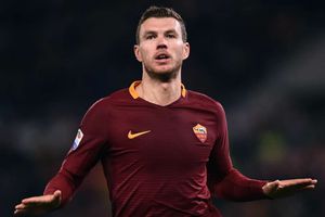 Chelsea's offer for Dzeko 'not acceptable' - Monchi