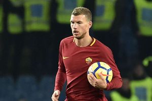 Chelsea target Dzeko will play as long as he's at Roma, Di Francesco claims