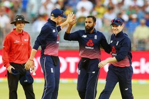 Australia fall to Curran as England prosper in Perth