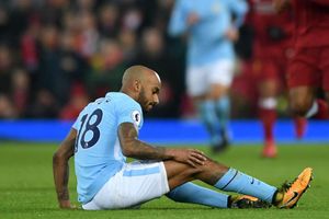 Delph injury compounds Manchester City's Anfield misery