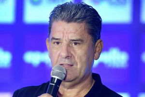 Chennaiyin coach Gregory suspended for three matches