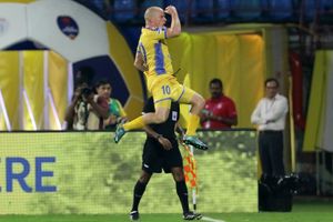 Blasters keep ISL top-four hopes alive